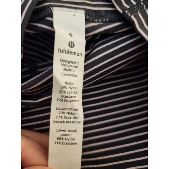 Lululemon High Rise Wunder Under Gray Scalloped Hem Striped Leggings‎ Size S 4 - Picture 3 of 6